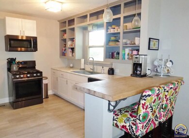 1722 SW Randolph Ave, Topeka, KS 66604 - photo 7