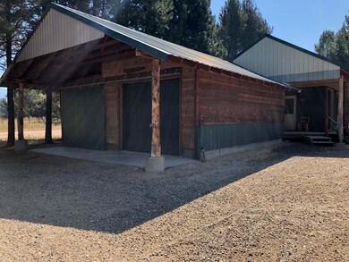 Detached 2-Car Garage