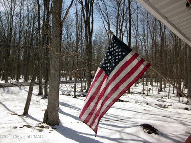 11 Hillcrest Dr_Front Yard