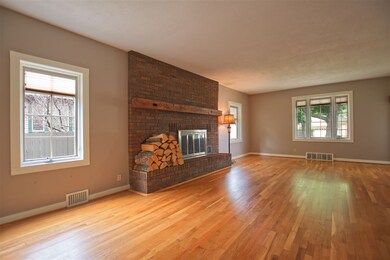 315 W 11th St, Auburn, IN 46706 - photo 4