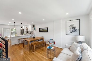 6537 Brick Hearth Ct, Alexandria, VA 22306 - photo 3