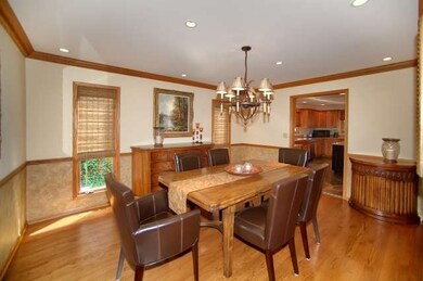 396 S Poplar Ave, Elmhurst, IL 60126 - photo 4