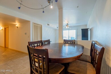 Eat-in Dining in Kitchen/Living Area