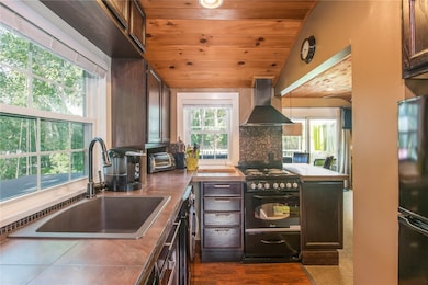 88 Old Post Rd unit 4, Westerly, RI 02891 - photo 4