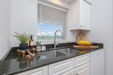 4270 Calinda Ln unit 358, Niceville, FL 32578 - photo 6