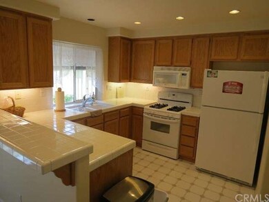 OPEN FLOOR PLAN - KITCHEN OPENS TO LIVING ROOM - B