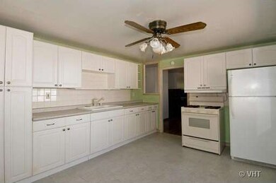 144 Sioux Ave, Carpentersville, IL 60110 - photo 4