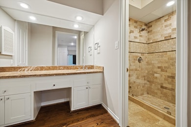 Bathroom number 1 in downstairs master bedroom