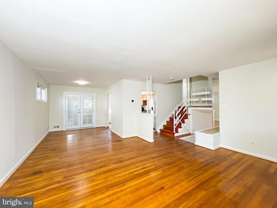 10309 Conover Dr, Silver Spring, MD 20902 - photo 6