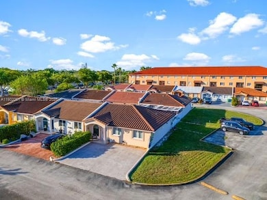 7539 NW 173rd Terrace, Hialeah, FL 33015 - photo 5