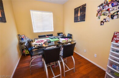 Bonus Dining/Den/Office Room off of Living Room