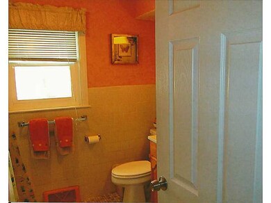 9 Tomahawk Ct, Warwick, RI 02886 - photo 3