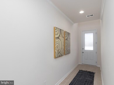 42237 Lancaster Woods Square, Chantilly, VA 20152 - photo 2