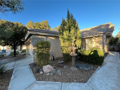 1708 Eagle Peak Way, Las Vegas, NV 89134 - photo 2