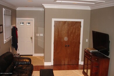 850 Wallace St, Stroudsburg, PA 18360 - photo 4