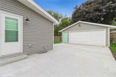 3306 SE 8th St, Des Moines, IA 50315 - photo 5