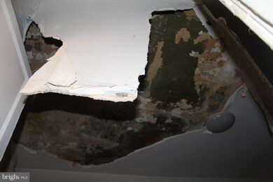 1346 N Myrtlewood St, Philadelphia, PA 19121 - photo 6