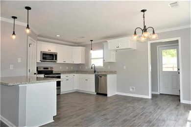 Kitchen to Laundry and Yard.