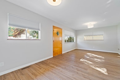 2111 Sycamore St, Kenova, WV 25530 - photo 7