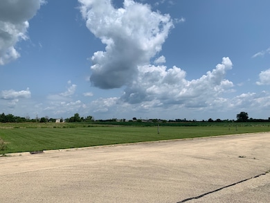 431/441 E Myrtle Ave, Herscher, IL 60941 - photo 2