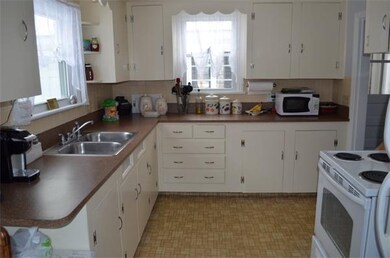 514 Bullard St, Holden, MA 01520 - photo 4