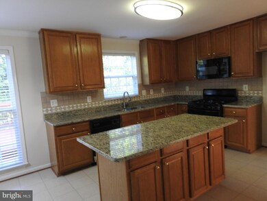 5421 Quinn Ln, Woodbridge, VA 22193 - photo 2