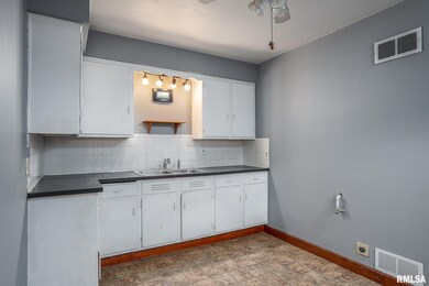 2411 Dugan Ct, Davenport, IA 52804 - photo 6