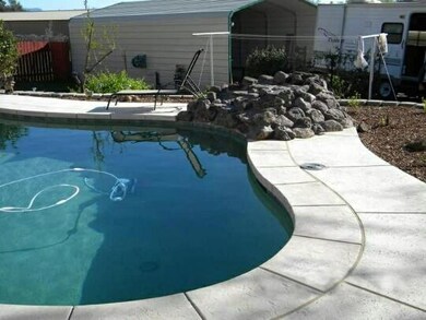 Pool w waterfall