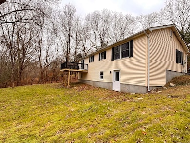 164 Starkweather Rd, Plainfield, CT 06374 - photo 3