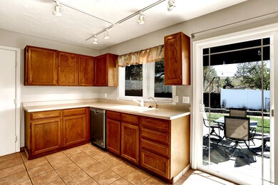 1526 Lecuyer Dr, Craig, CO 81625 - photo 7