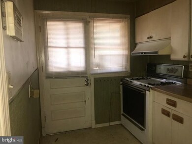 1330 Deanwood Rd, Parkville, MD 21234 - photo 4