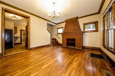 5 Living Room