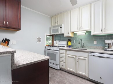 Kitchen has lots of Cabinet space