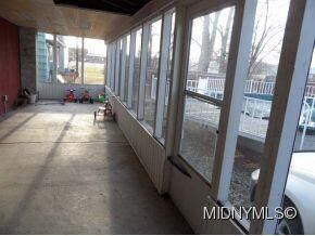Awesome sun room porch