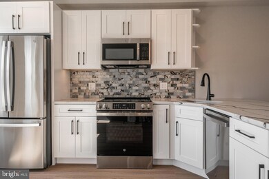 4090 Conshohocken Ave unit A8, Philadelphia, PA 19131 - photo 4