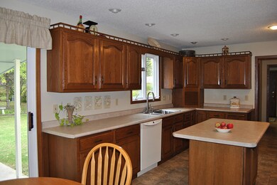 Fin_Kitchen2<|><|>