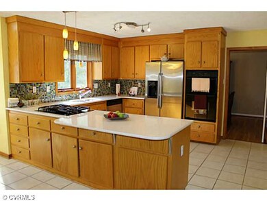 Kitchen - Beautiful Glass Backsplash and Stainless