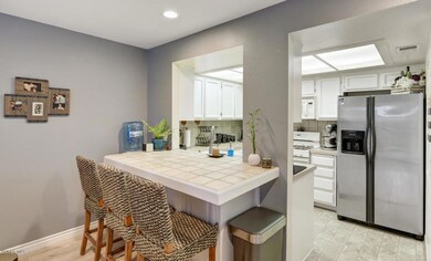 005 - 2662 W. Cameron Ct-000_5191_2_3_4_