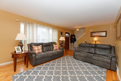 2 Cobblestone Ln, Troy, NY 12180 - photo 5