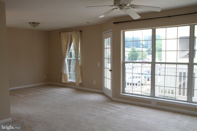 8200 Catbird Cir unit 201, Lorton, VA 22079 - photo 5
