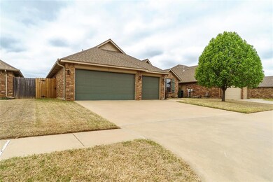 View of front of house featuring a front lawn and 
