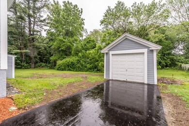 121 Chapman St, Dracut, MA 01826 - photo 4