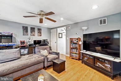 922 Catawba Ct, Halethorpe, MD 21227 - photo 5