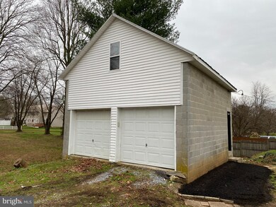 500 W High St, Womelsdorf, PA 19567 - photo 5