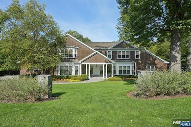 907 Scioto Dr, Franklin Lakes, NJ 07417 - photo 2