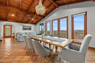 14-Dining Area
