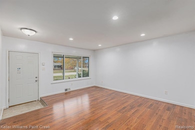 30459 Warner Ave, Warren, MI 48092 - photo 3