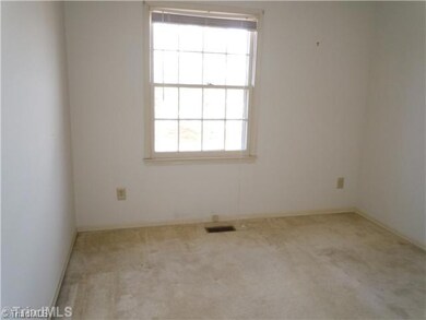 2nd Bedroom.