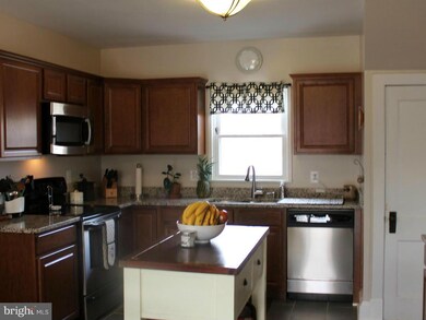 35936 E Loudoun St, Round Hill, VA 20141 - photo 7