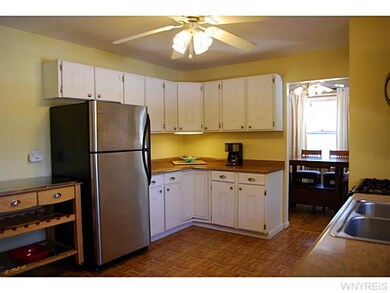 Kitchen. This house comes with all the stainless s